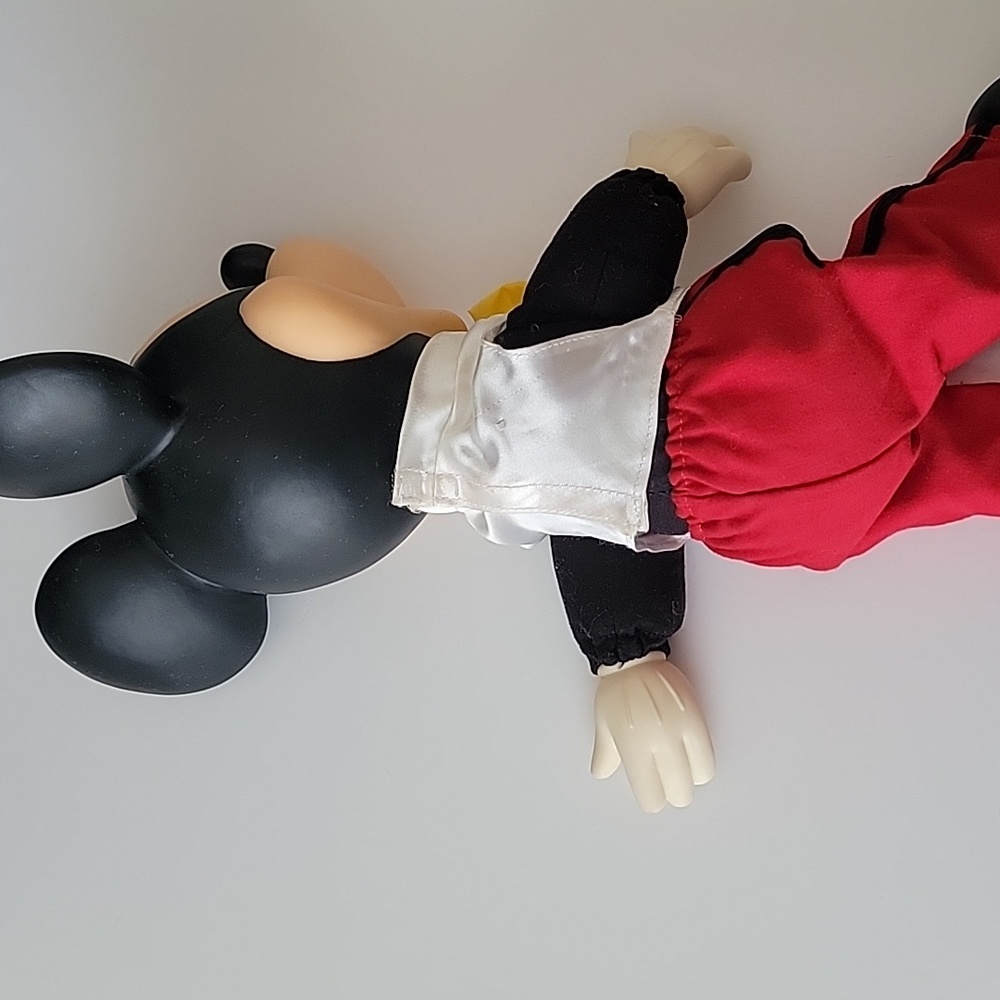 Mickey Mouse - Picture 4 of 9